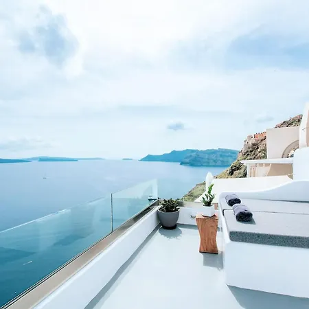 Vila Caldera Serenity Cave Oia, Santorini Breathtaking Caldera Views Traditional Cave-style Luxury Outdoor Hot Tub Modern Comforts ,