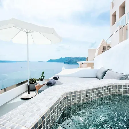 Caldera Serenity Cave Oia, Santorini Breathtaking Caldera Views Traditional Cave-style Luxury Outdoor Hot Tub Modern Comforts , Vila