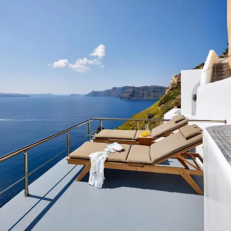 Caldera Serenity Cave Oia, Santorini Breathtaking Caldera Views Traditional Cave-style Luxury Outdoor Hot Tub Modern Comforts ,