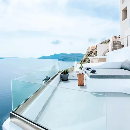Caldera Serenity Cave Oia, Santorini Breathtaking Caldera Views Traditional Cave-style Luxury Outdoor Hot Tub Modern Comforts ,