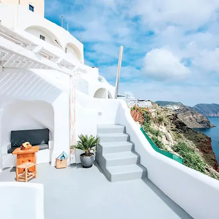 Villa Caldera Serenity Cave Oia, Santorini Breathtaking Caldera Views Traditional Cave-style Luxury Outdoor Hot Tub Modern Comforts , Oia (Santorini)